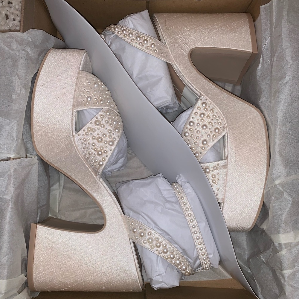 Dolce Vita Wessi Pearl Heels